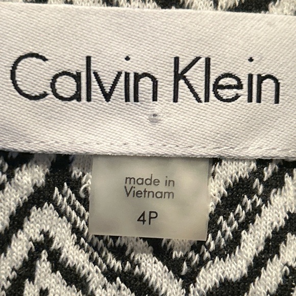 Calvin Klein women's blazer EUC in a black and white print, designed, size 4P. - Picture 7 of 9